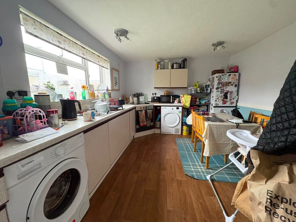 Property photo 3 of 7