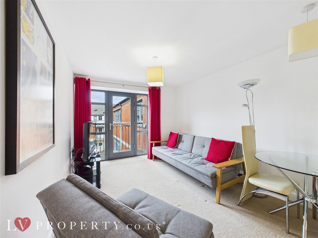 Property photo 1 of 8 Cam05016G0-Pr0053-Still009.Jpg