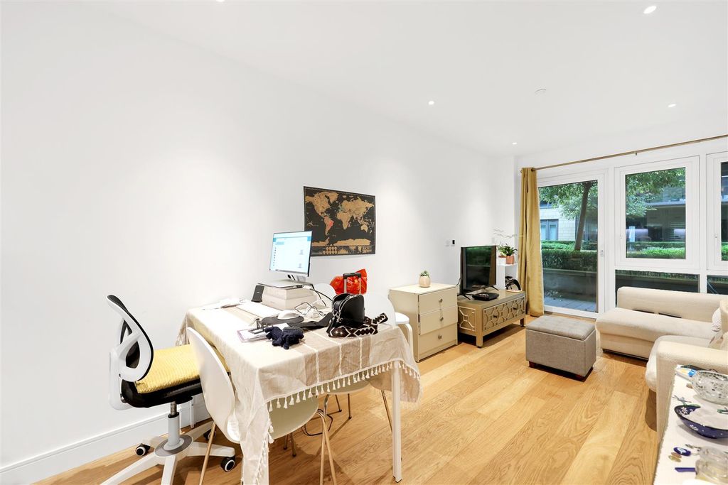 Property photo 3 of 12 Levi5943.Jpg