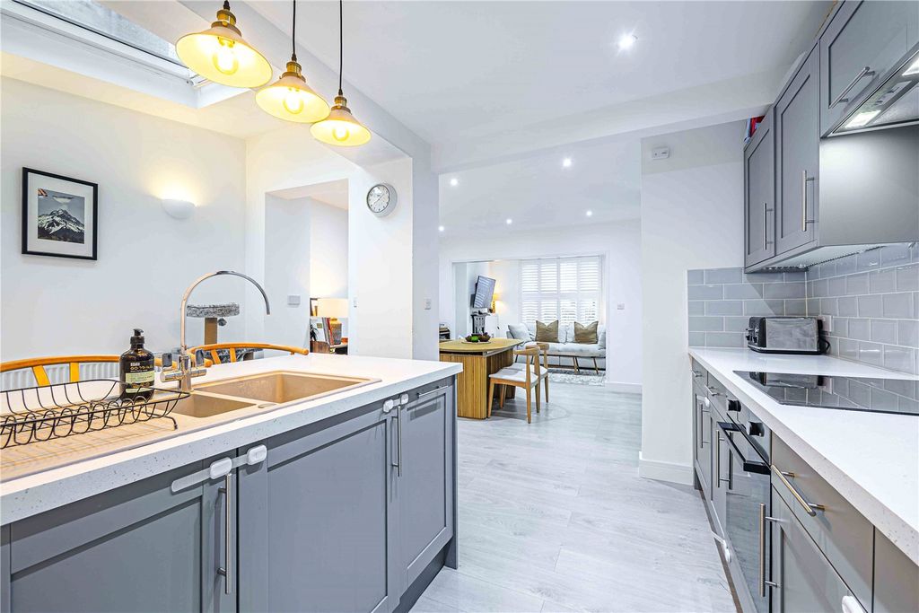 Property photo 2 of 15 Picture No. 20