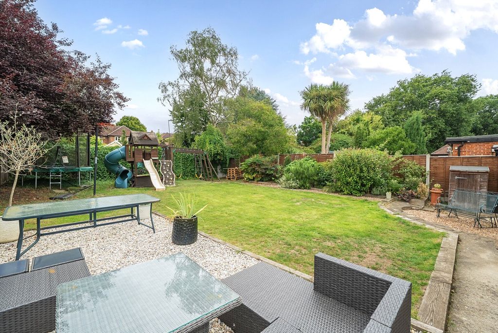 Property photo 2 of 16 Garden
