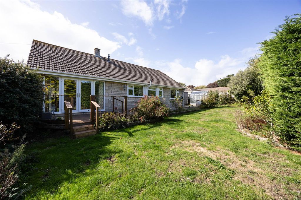 Property photo 1 of 11 Yarmouth_Spence Willard.Jpg