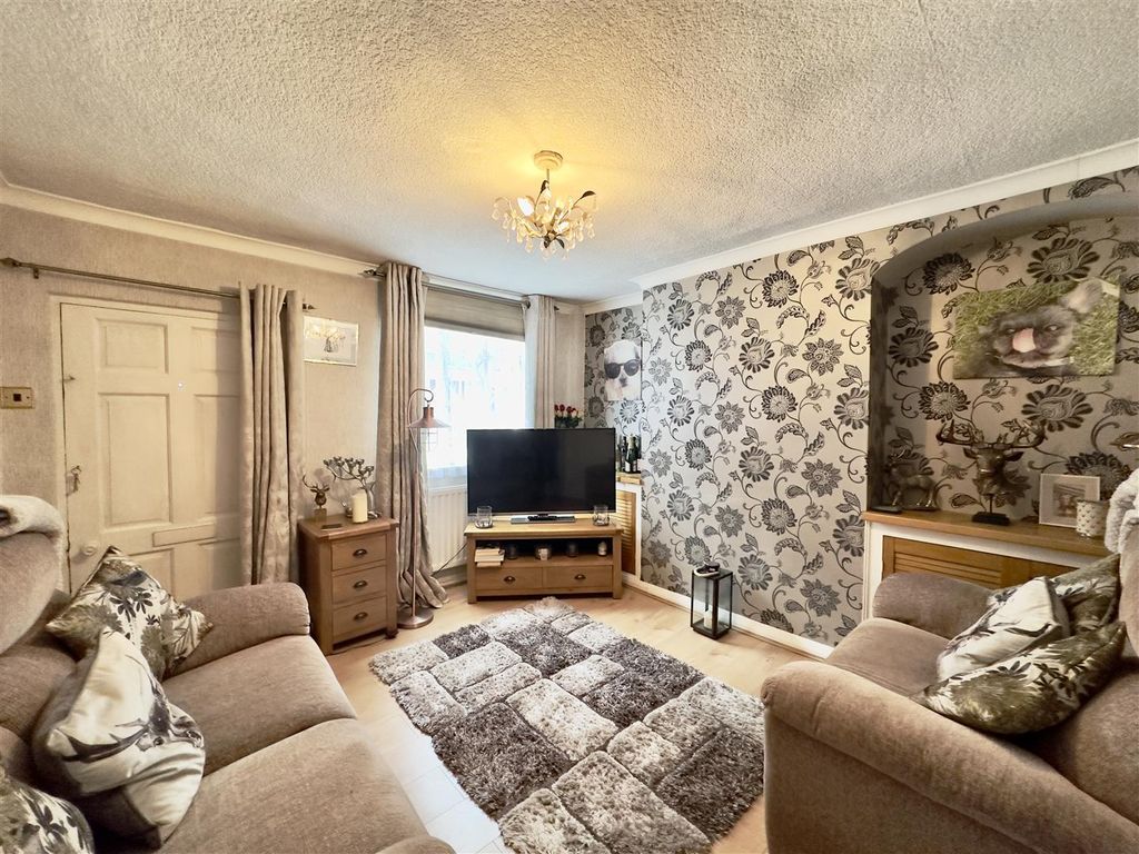 Property photo 3 of 11 3