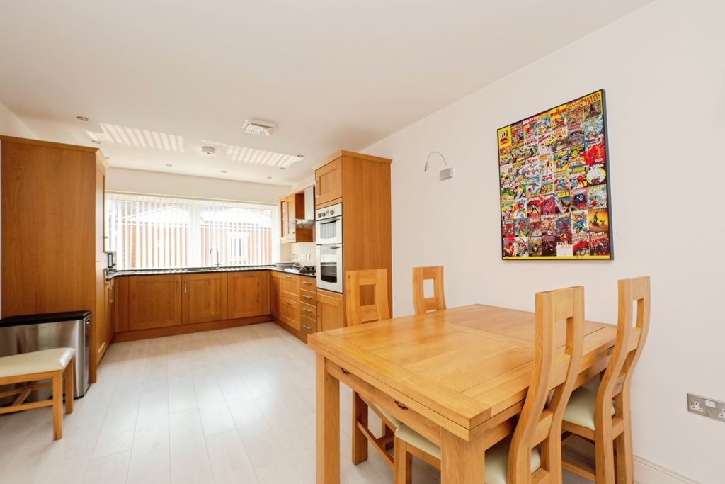 Property photo 2 of 20 Kitchen Diner