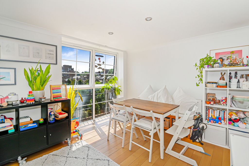 Property photo 2 of 12 2-9-Redmans-Road (1)