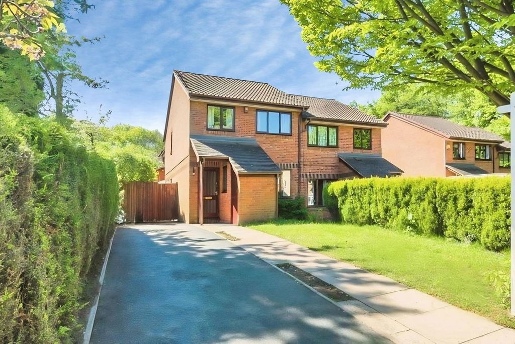 Property photo 1 of 8