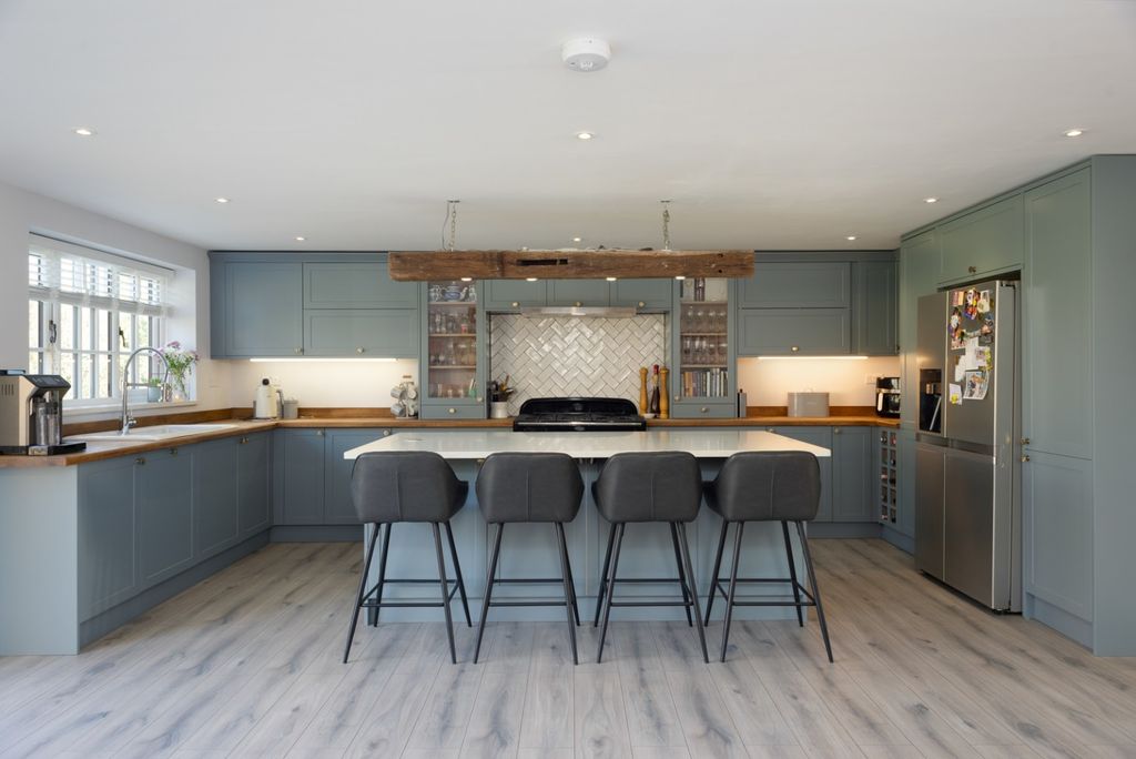 Property photo 3 of 21 2992065
