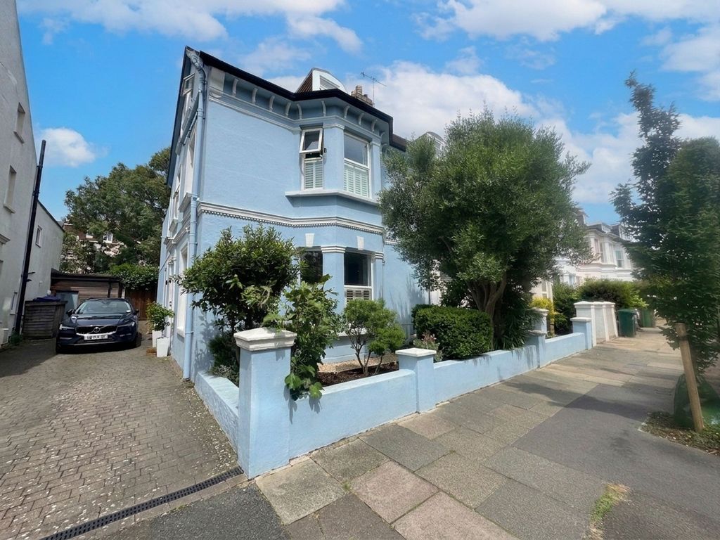 Property photo 1 of 22