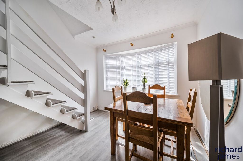 Property photo 3 of 16 31784Fc52970427290F42Ccb33A9Bfd0