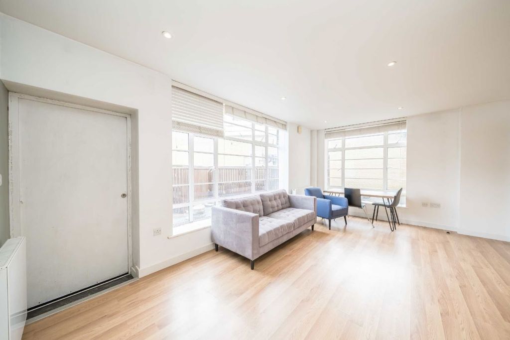 Property photo 2 of 4