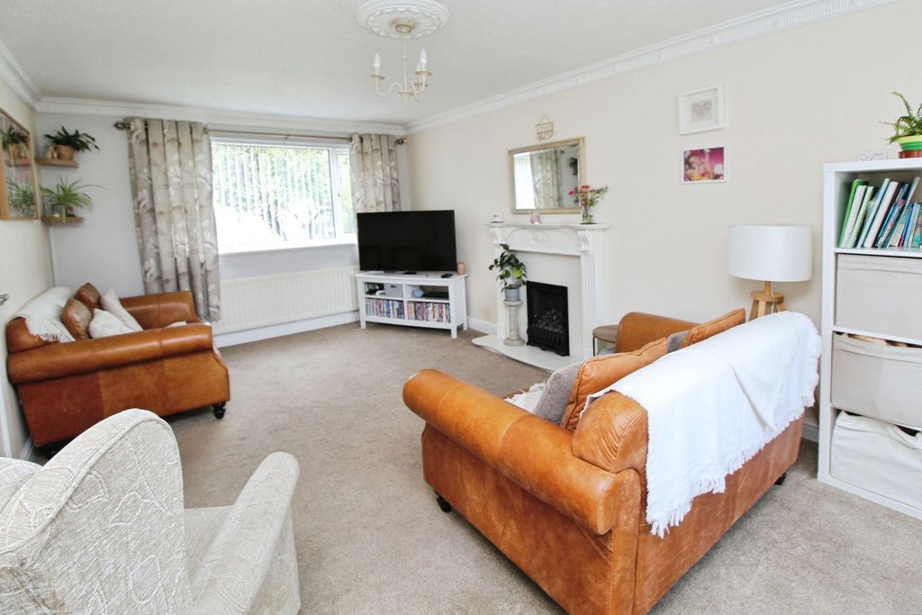 Property photo 3 of 23