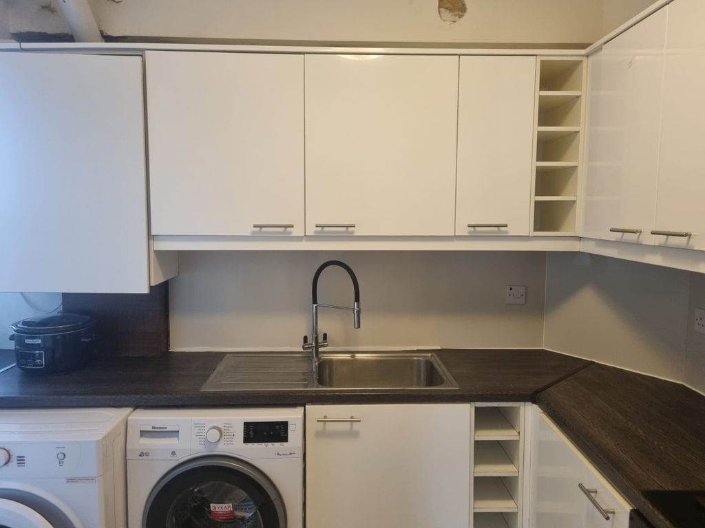 Property photo 2 of 3