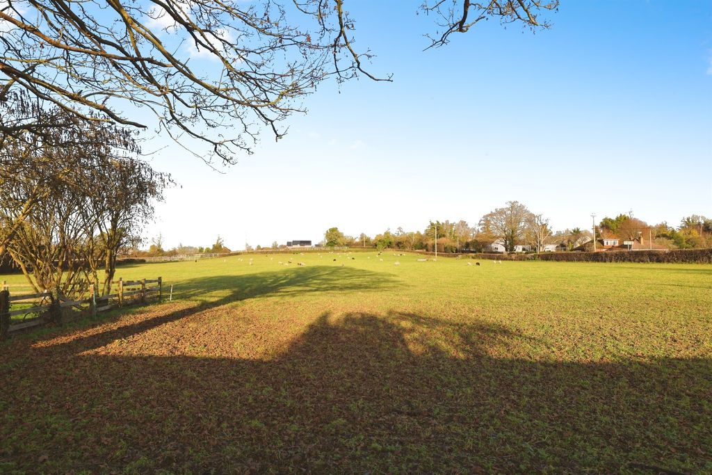 Property photo 2 of 23