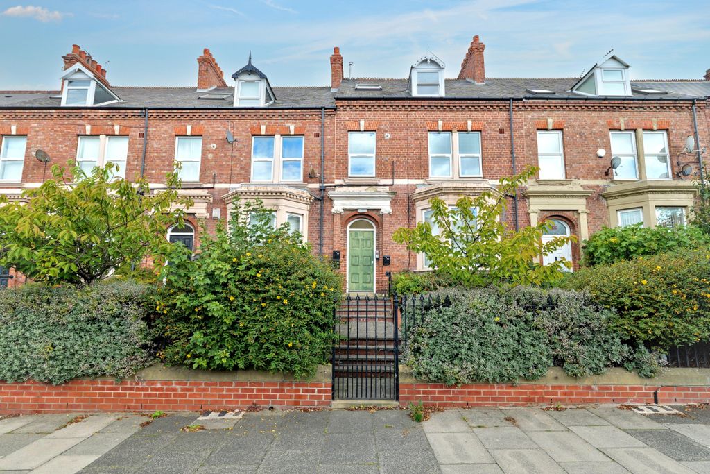 Property photo 1 of 11 153C Westoe Road, South Shields, Tyne And Wear, Ne33 3Pd