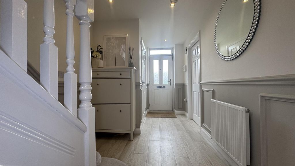 Property photo 3 of 35 Hallway