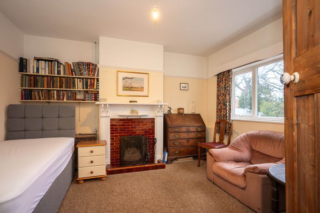 Property photo 2 of 25