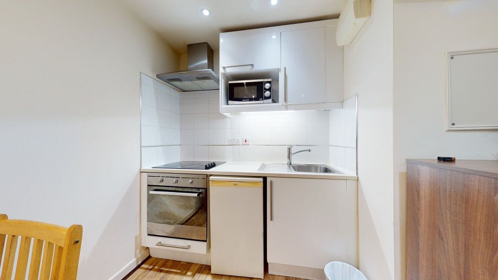 Property photo 2 of 8 Kitchen