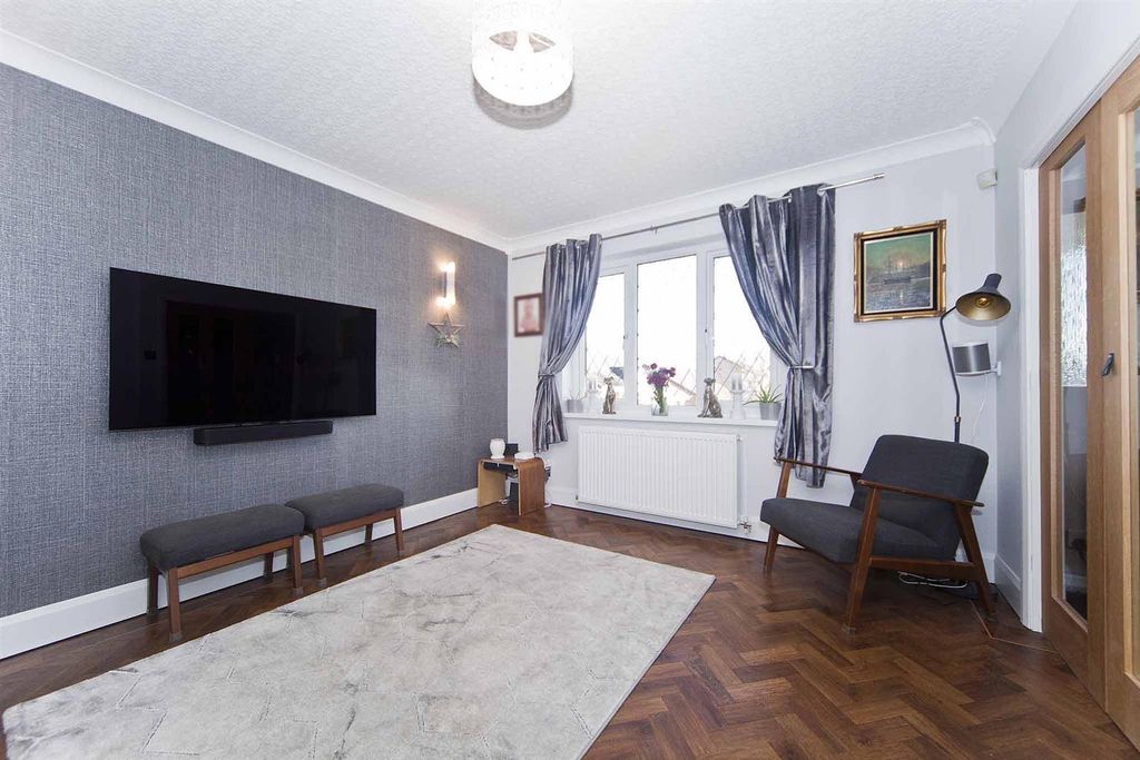 Property photo 3 of 31