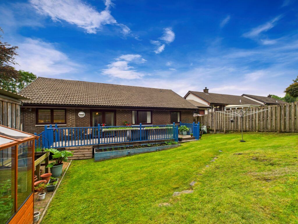 Property photo 2 of 26