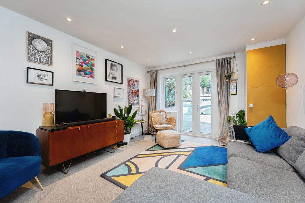 Property photo 3 of 20 Open Plan Living