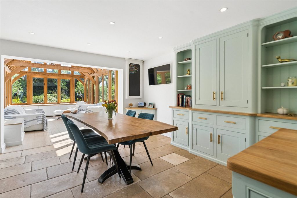 Property photo 3 of 29 Kitchen/Dining Room