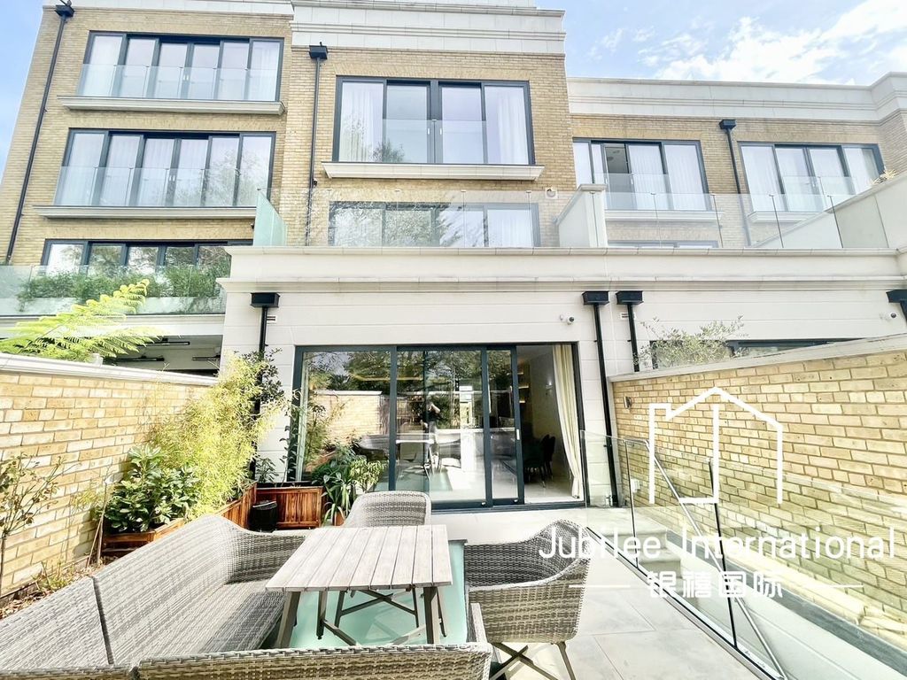 Property photo 1 of 30