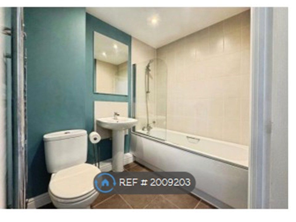 Property photo 3 of 7 Bathroom