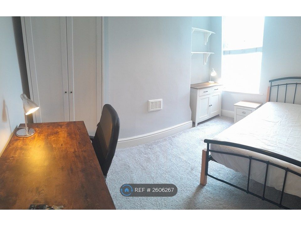 Property photo 2 of 10 Bedroom 2