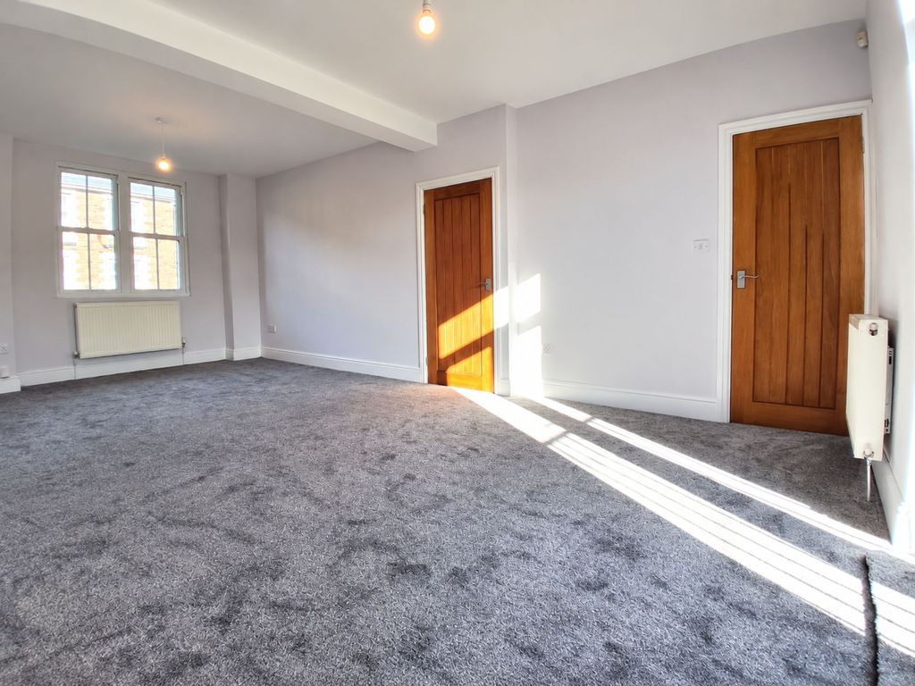 Property photo 2 of 29