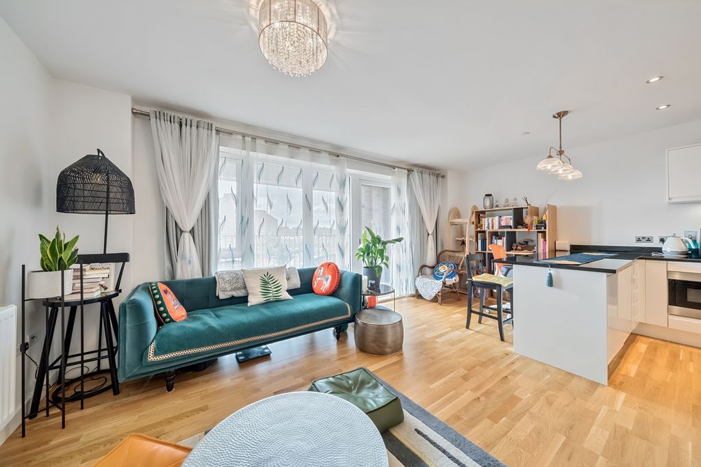 Property photo 1 of 16 Reception Room