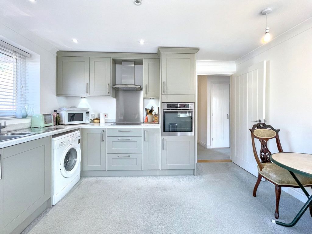 Property photo 3 of 21