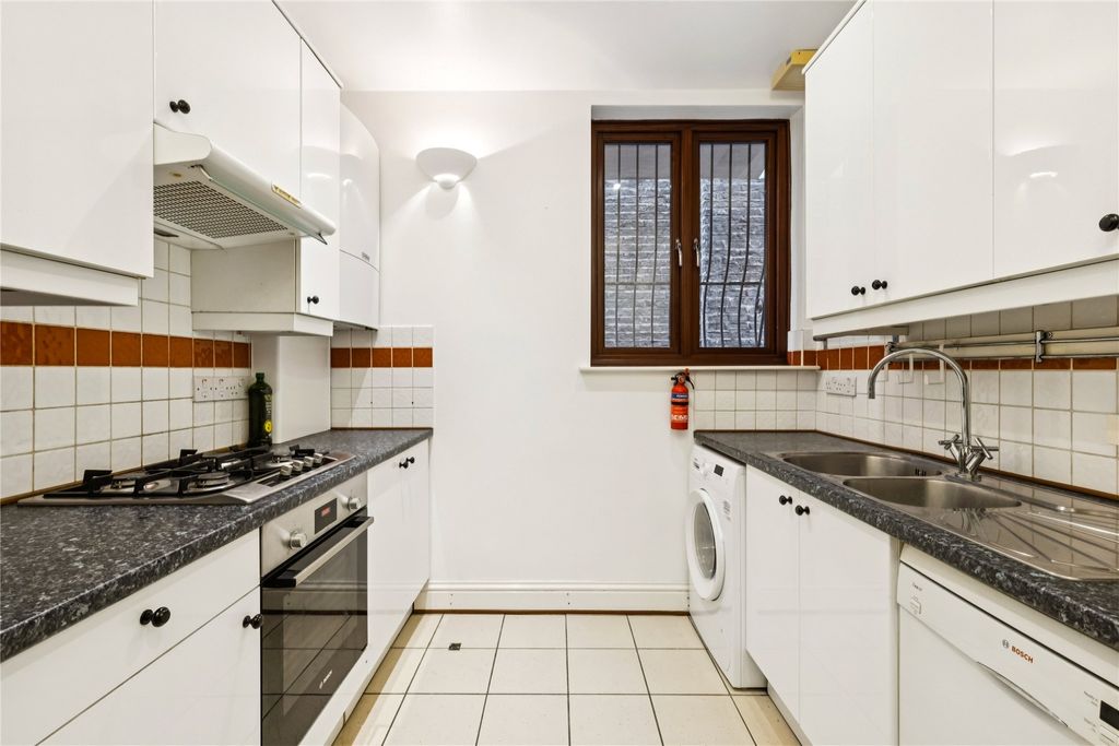 Property photo 3 of 16 Picture No. 22