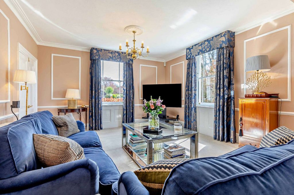 Property photo 2 of 26 Sitting Room