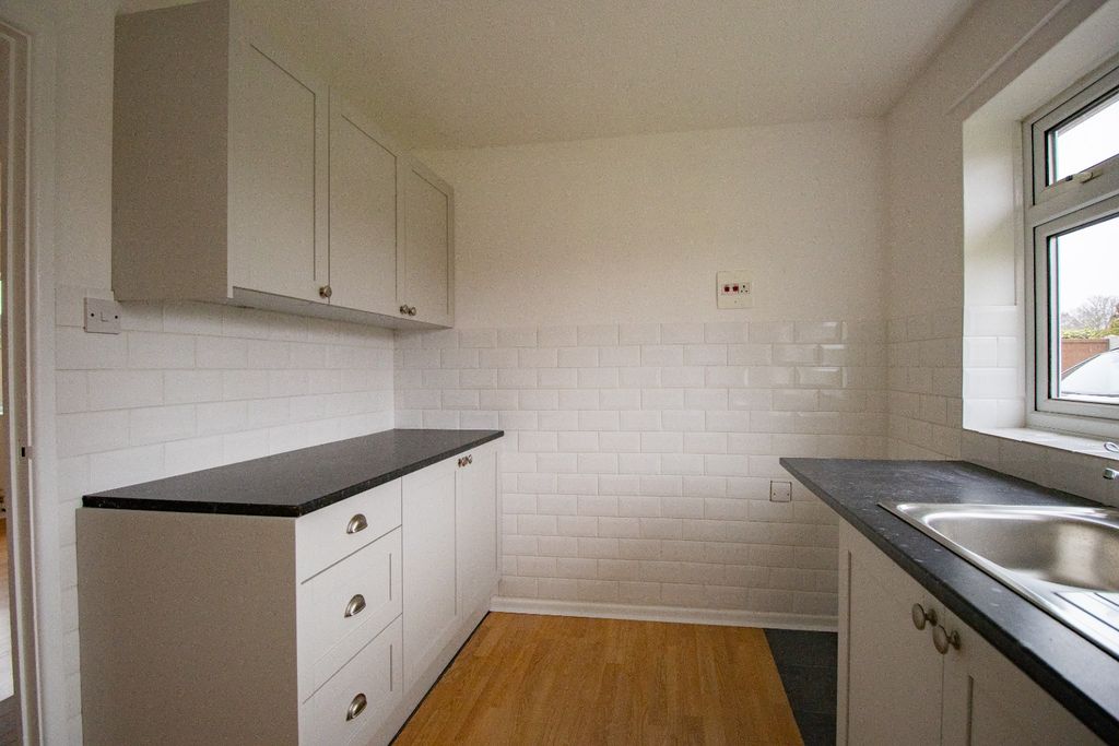 Property photo 3 of 13 4990898