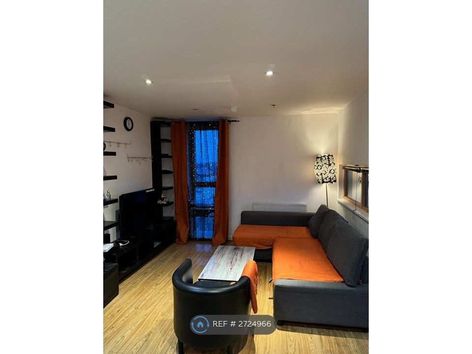 Property photo 1 of 9 Living Room