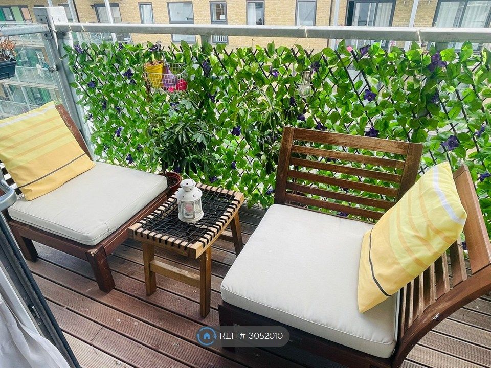 Property photo 3 of 8 A Beautiful Airy Outdoor Balcony