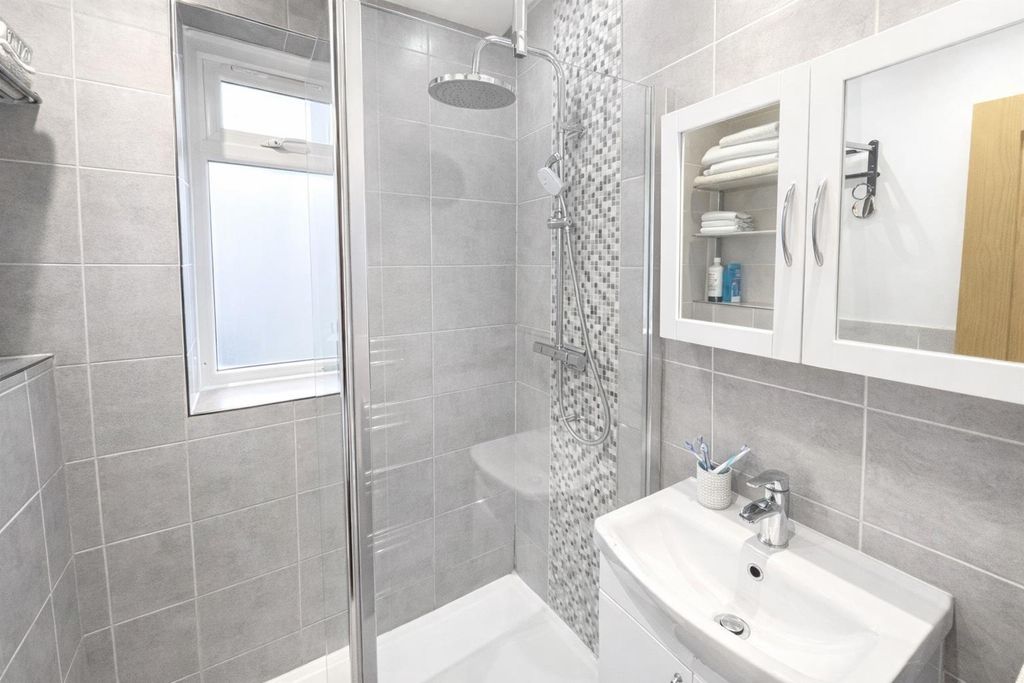 Property photo 3 of 10 20.Png