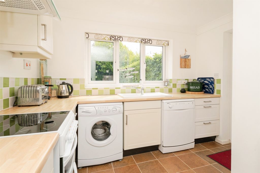 Property photo 3 of 14