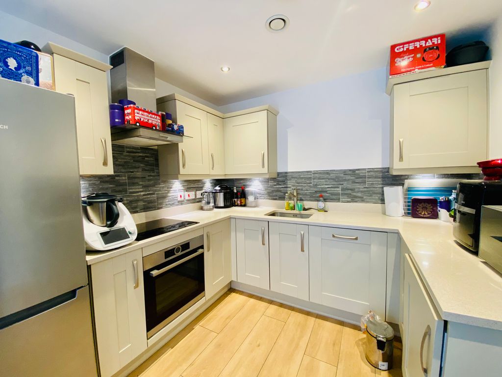Property photo 2 of 6