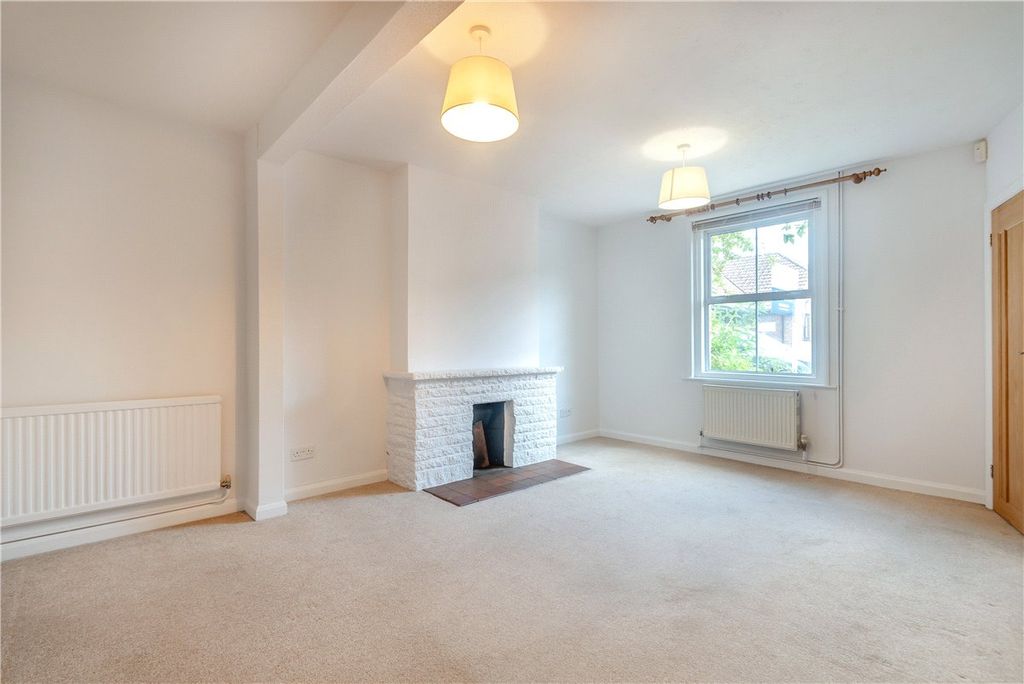 Property photo 2 of 10 Sitting Room