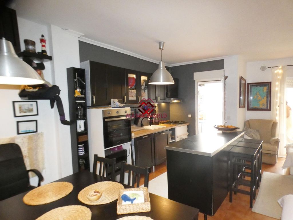 Property photo 3 of 27