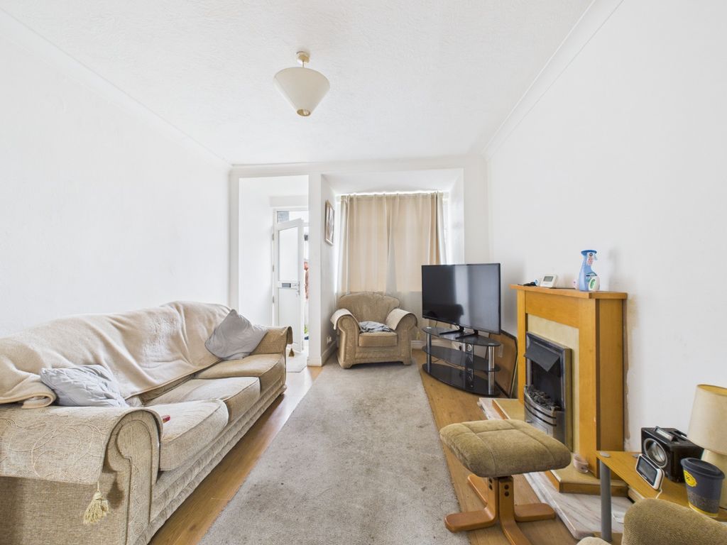 Property photo 3 of 10 4458008