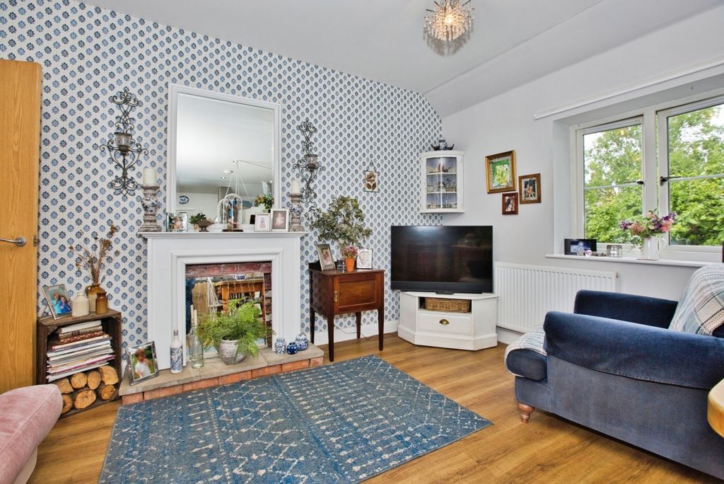 Property photo 3 of 16 Photo