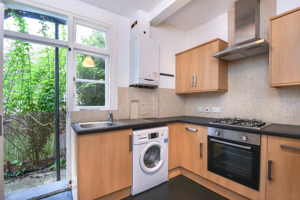 Property photo 3 of 6 Picture No. 08