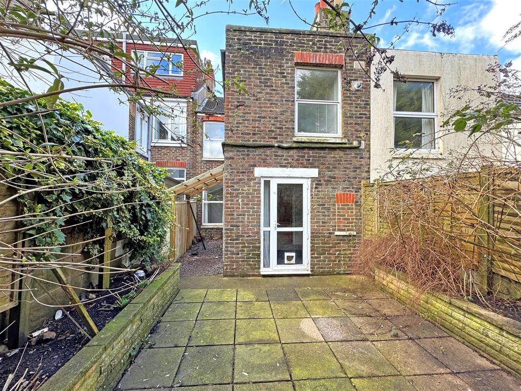 Property photo 2 of 14 E11.Jpg
