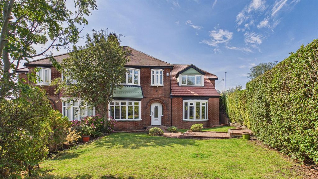 Property photo 2 of 37