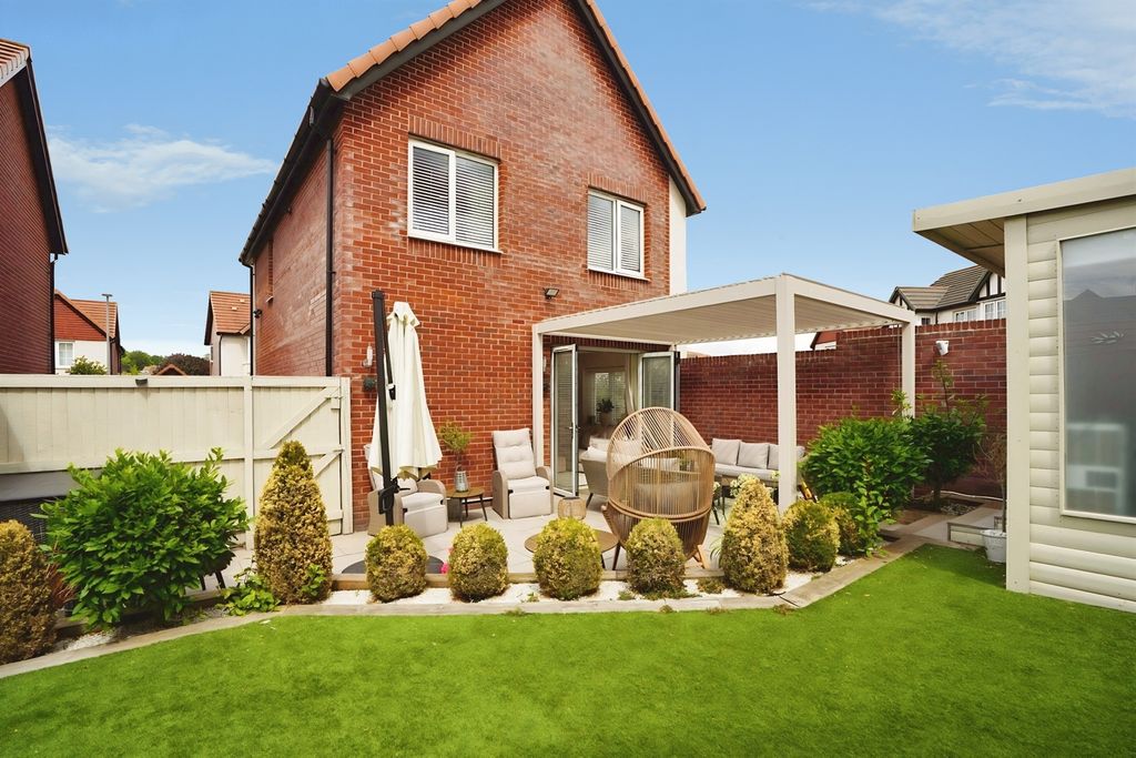 Property photo 2 of 18
