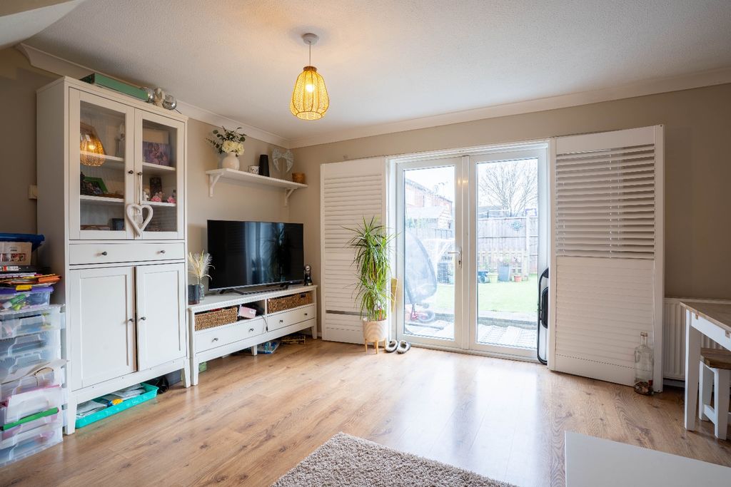 Property photo 3 of 12 4789673