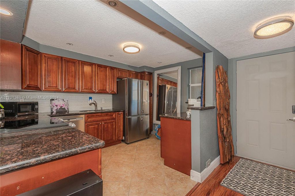 Property photo 3 of 28 <Alttext/>