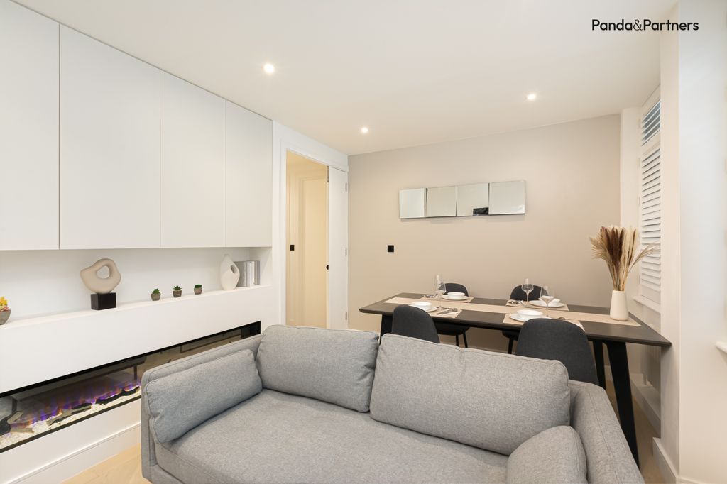 Property photo 3 of 19 Photo